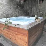 Scalotta - Wonderful Terrace And Mounts View Jacuzzi & Apartmán