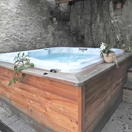 Scalotta - Wonderful Terrace And Mounts View Jacuzzi & Daire